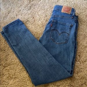 Levi’s High Rise Skinny jeans